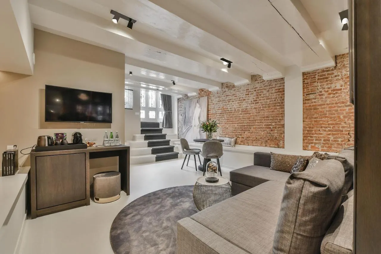 Bed & Breakfast Luxury Canal Suite De Heren Amsterdam Netherlands